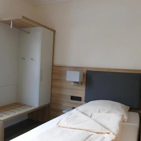 Mienenbuettel Szálloda 2*